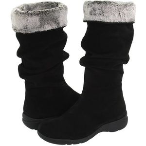 La Canadienne Trevis Boot in Black Suede: Size 9